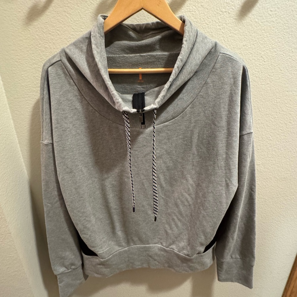 Lucy | Cowl Neck 1/4 Zip Mesh Black and Gray Pullover Sz M EUC